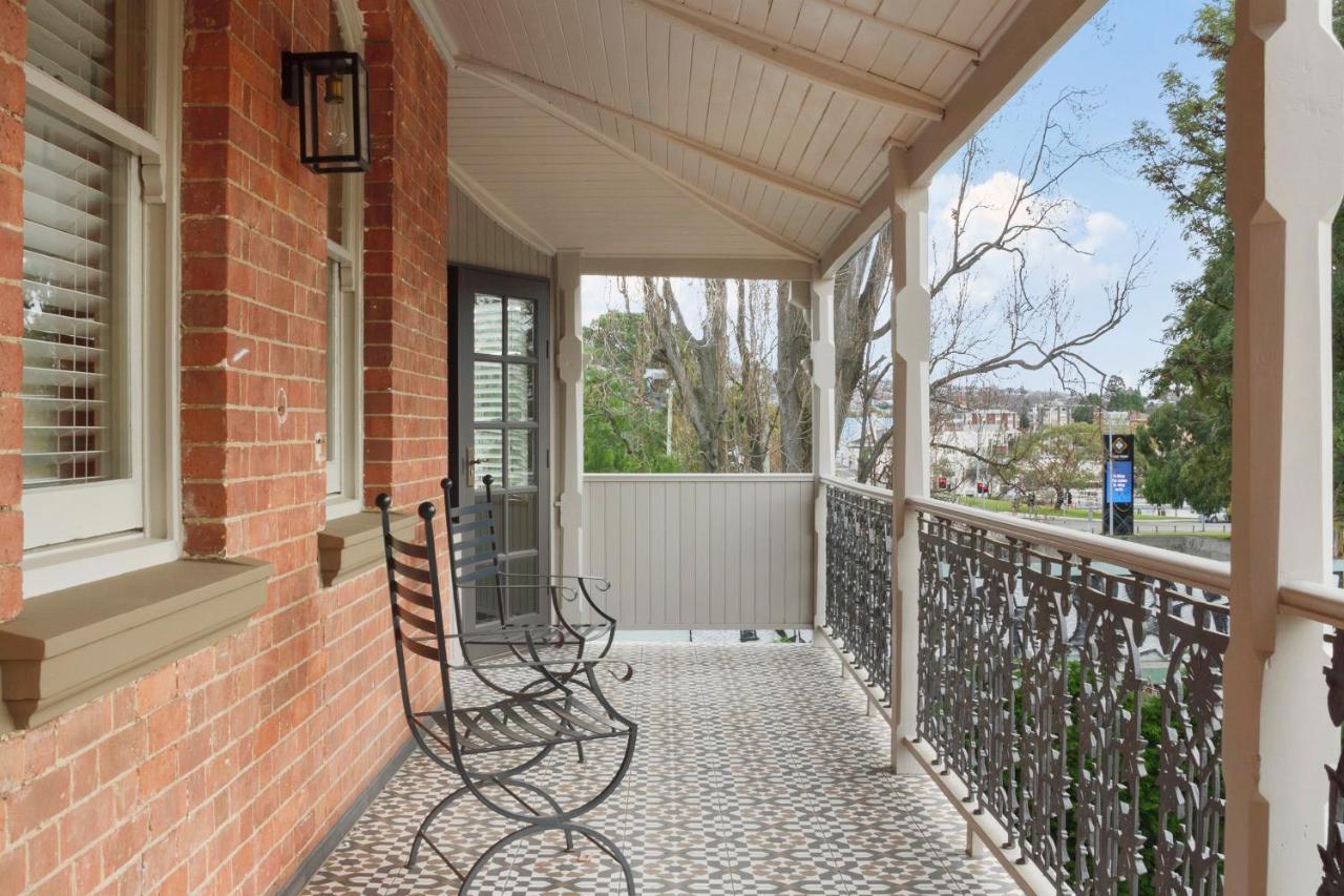 The Rivulet Bed & Breakfast Sandy Bay Exterior photo The front verandah