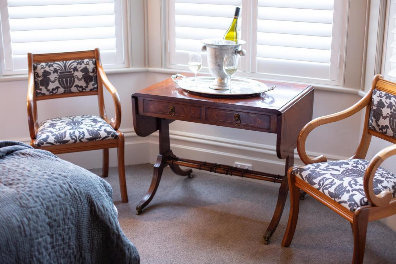 The Rivulet Bed & Breakfast Sandy Bay Exterior photo A small drop leaf table