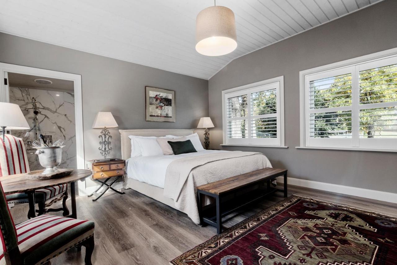 The Rivulet Bed & Breakfast Sandy Bay Exterior photo A bedroom at the Inn at the Opera House