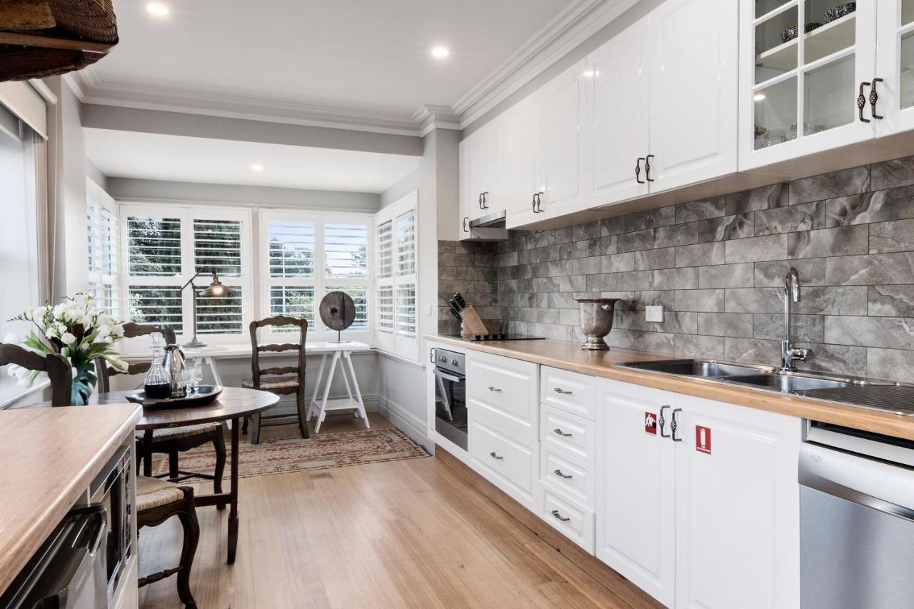 The Rivulet Bed & Breakfast Sandy Bay Exterior photo A modern Australian kitchen